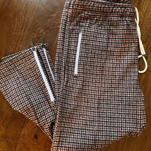 TODD SNYDER HOUNDSTOOTH WOOL PINTUCK PANT IN WINEBERRY